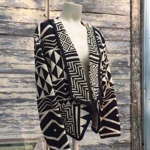 Kokopelli Jacket - geometric black white woven Med